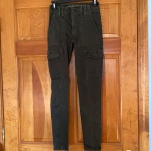 American Eagle Super High Rise Jeggings. Dark Green Color